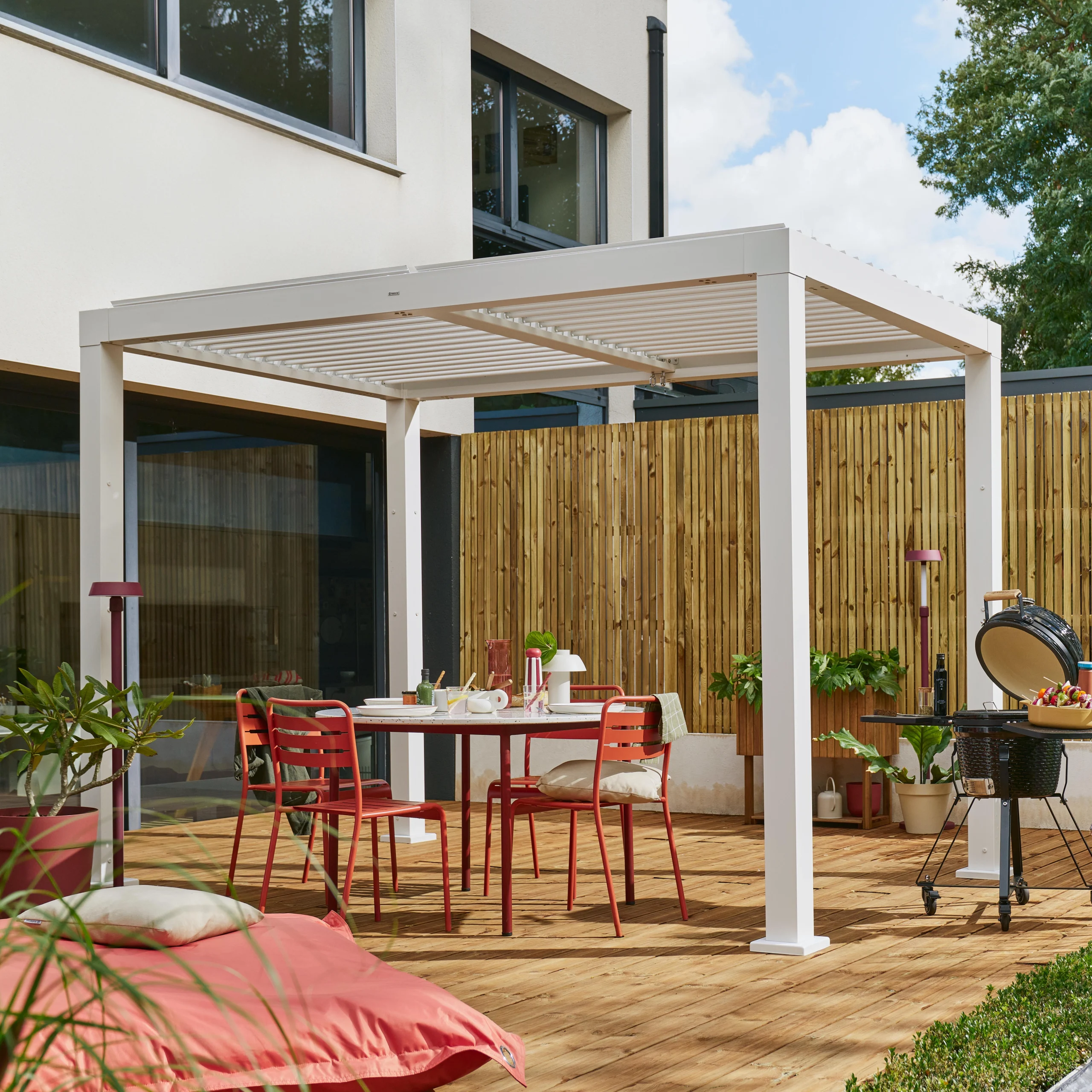 Pergola bioclimatica in alluminio NATERIAL Origin bianca e lamiera grigio scuro da 313 x 198 x 229 cm manuale