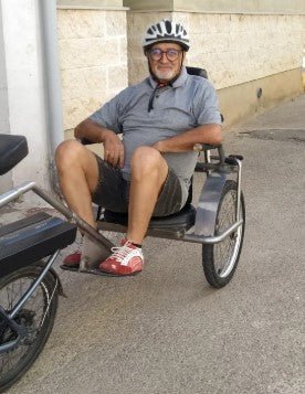 Rimorchio adattato per il trasporto di persone con mobilità ridotta Rimorchio