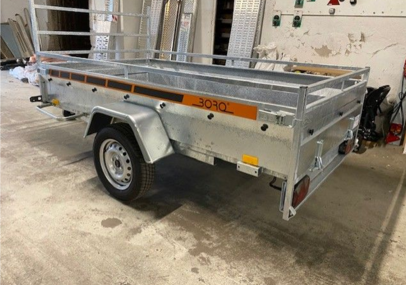 Rimorchio da carico BOG723 a 1 asse 233 x 132 cm – Telaio rinforzato zincato a caldo, 500/750 kg