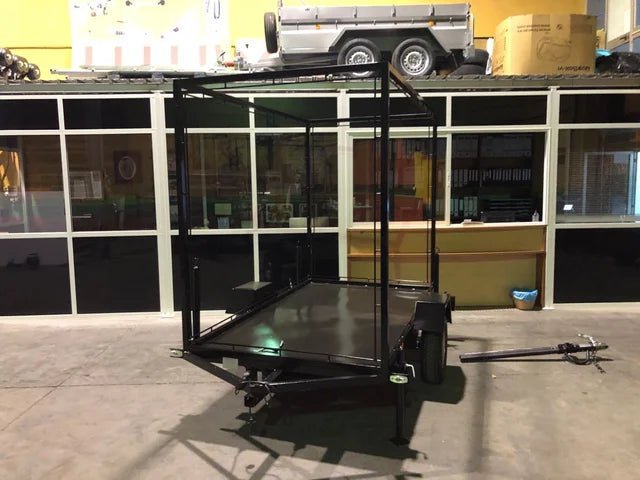 Rimorchio Pubblicitario – Misure: 2500x1400x1800mm. Preparato per montare 4
